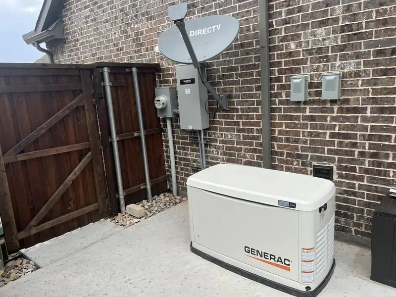 Generac Guardian Series Home Standby Generator, 24kW (LP) / 21kW (NG), with 200 Amp Transfer Switch, Aluminum Enclosure, Model #7210